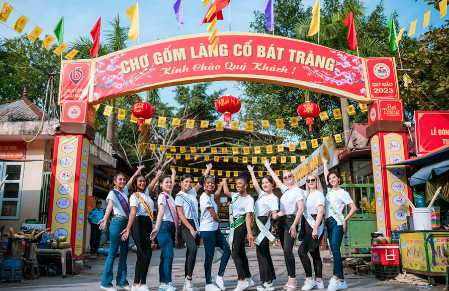 chợ làng gốm sứ