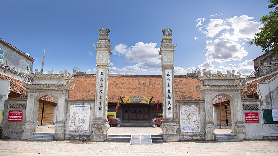 đình làng cổ bát tràng