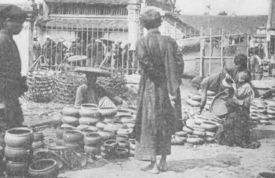 chợ gốm sứ bát tràng